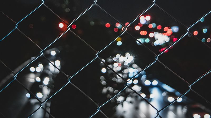 mesh, metal, fence, dark, glare, lights, 4k