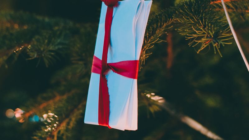 tree, decoration, ribbon, red, garland, 4k