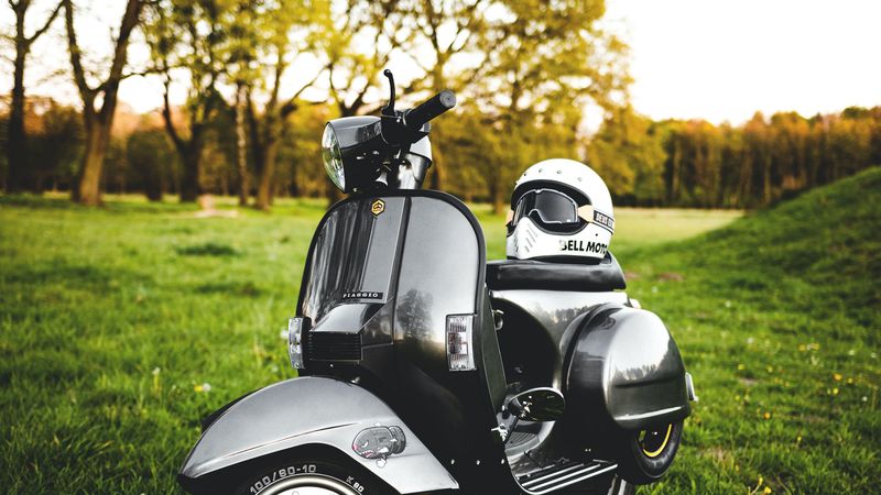 piaggio, scooter, bike, helmet, 4k