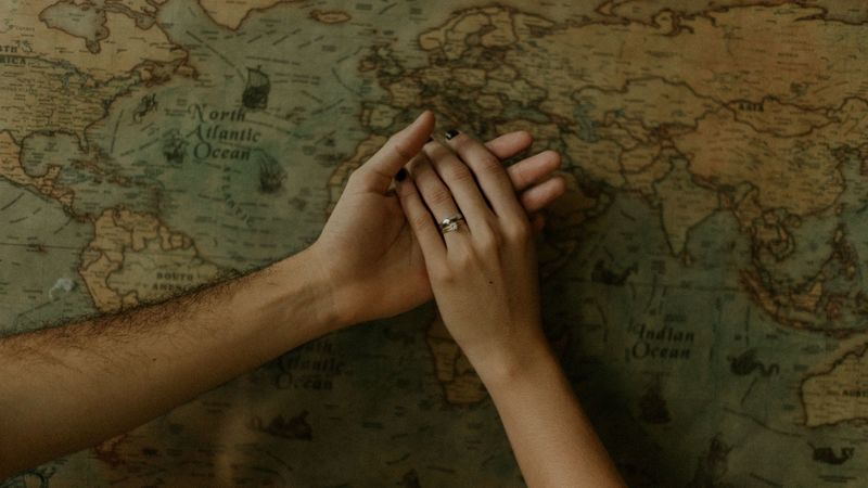 hands, touch, tenderness, map, romance, 4k