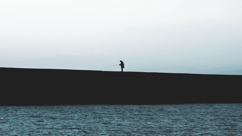silhouette, coast, dark, sea, fisherman, 4k