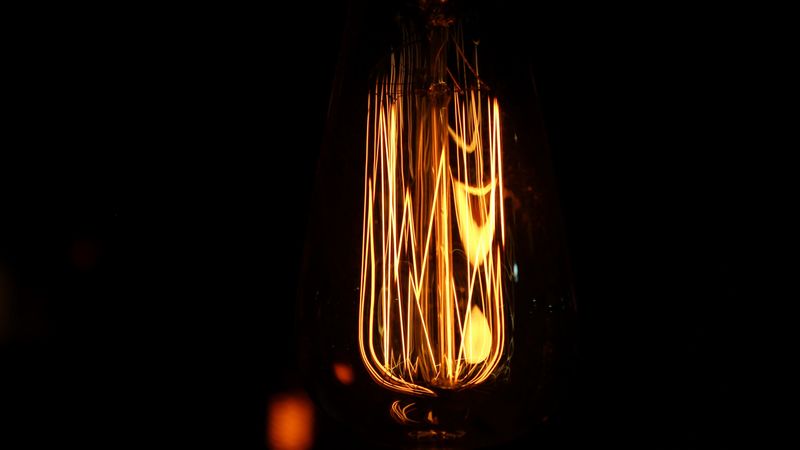 light bulb, light, electric, glow, dark, 4k