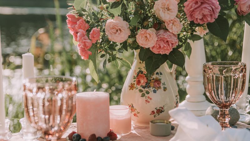 roses, bouquet, flowers, table, decoration, 4k