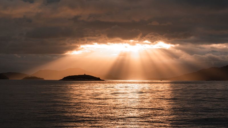 sea, sunset, clouds, sunbeams, light, 4k