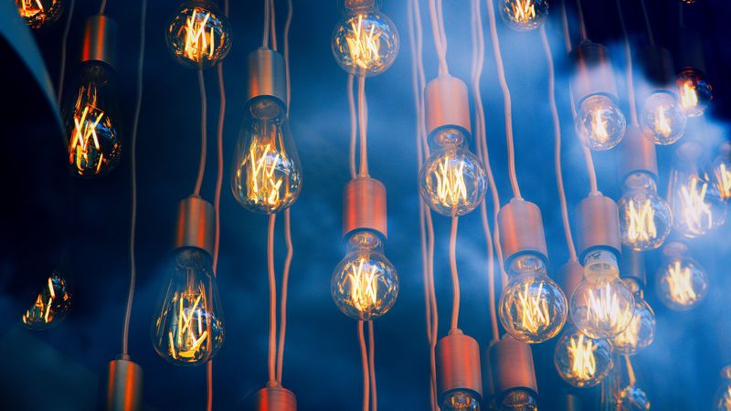 light bulbs, smoke, light, glow, electricity, 4k