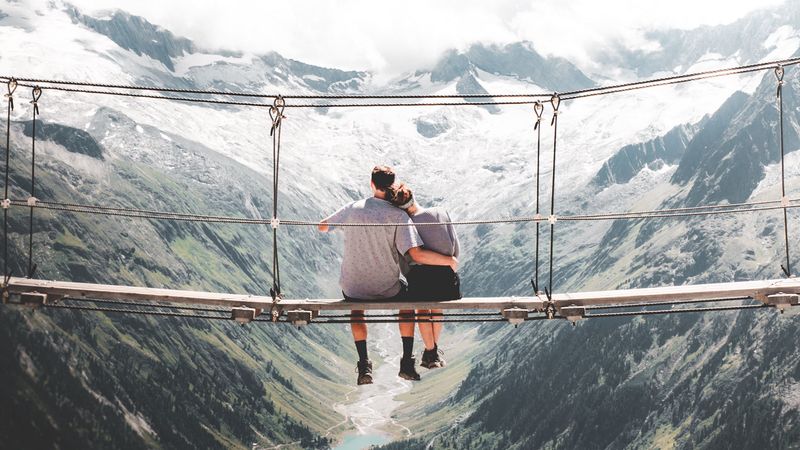 pair, hugs, love, bridge, height, 4k