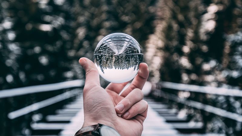 crystal ball, ball, sphere, hand, reflection, 4k