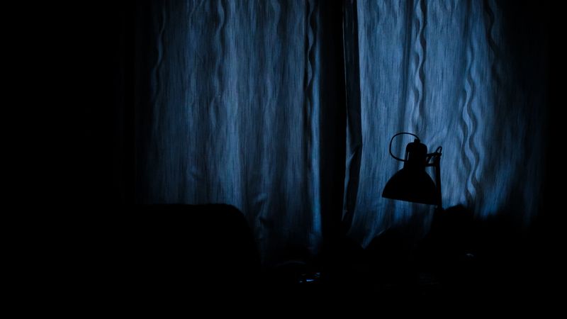 lamp, dark, darkness, curtains, window, 4k