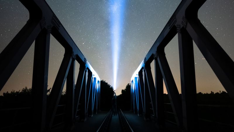 bridge, beam, light, night, dark, flashlight, 4k
