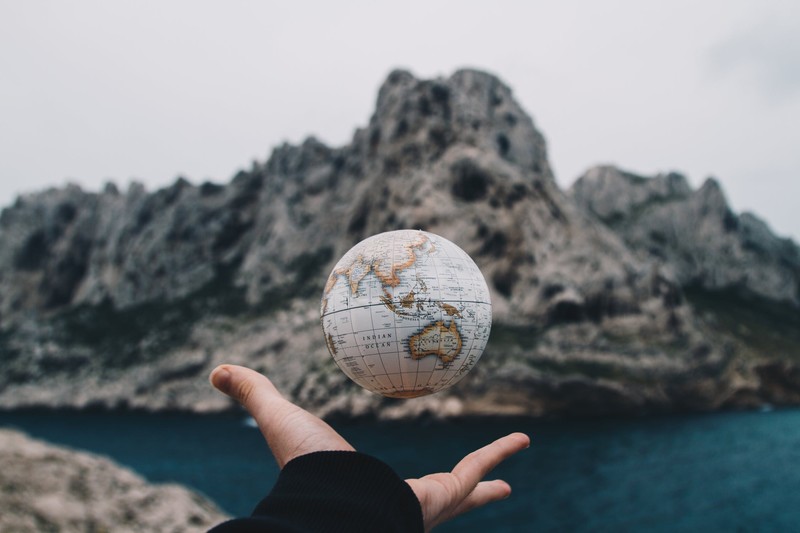 photography, Artauge, globes, hands