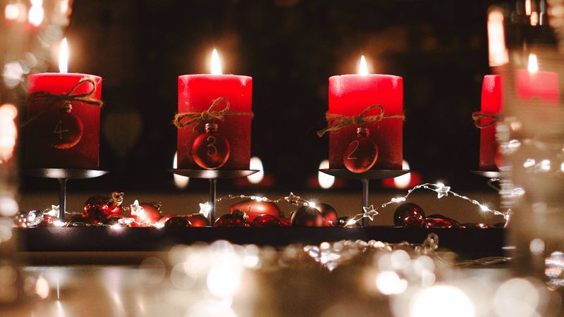 candles, decorations, garlands, holiday, christmas, 4k
