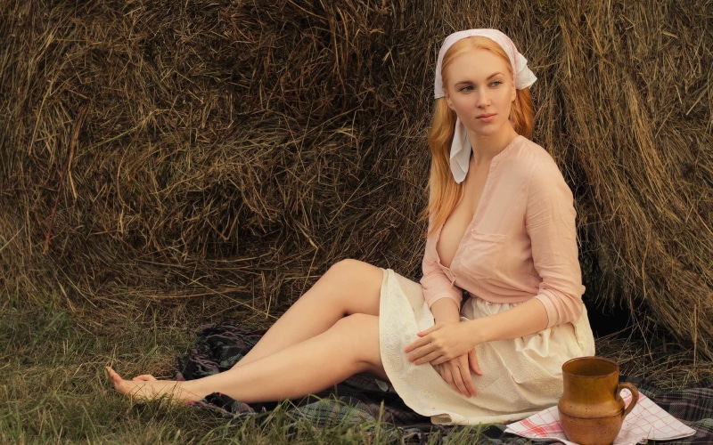 Chest, young adult, Sexy, Red hair, Photographer, Grass, Photo, beautiful woman, Pitcher, dress, young women, Sexual, Model, Readhead, s, Hay, contemplation