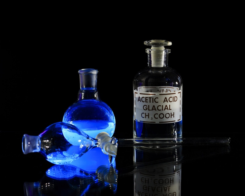group of objects, uner, drinking, acid, ultraviolet, glass - material, refreshment, chemistry, glowing, glass, abstract, flask, college, blue, transparent