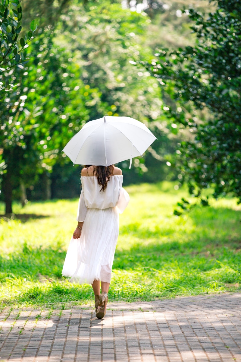 bouquet, leisure, park, cute, enjoy, warm, protection, brick, footpath, flower, young, flora, real people, wet, women, nature, beautiful, outdoors, spring