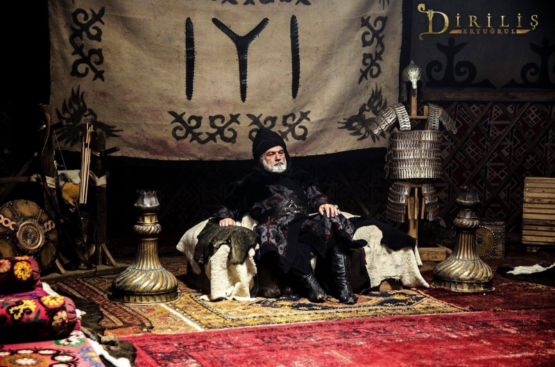 outdoors, 1080P, people, sitting, representation, Turkish, one animal, Ertuğrul, text, front view, tribe, kayi, tapestry, art and craft, men, clothing
