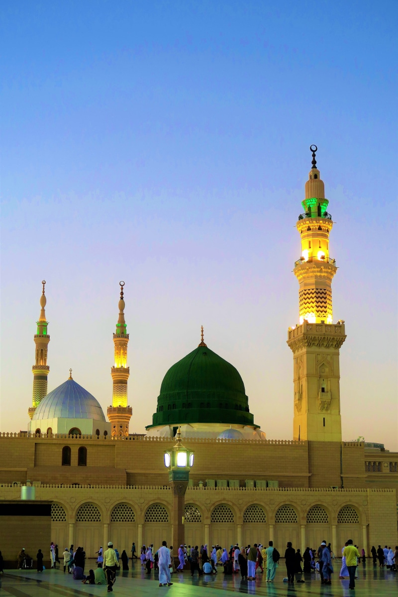 medina, religion, crowd, building, group of people, muslim, madina al munawwarah, building exterior, cami, nature, place of worship, outdoors, travel destinations