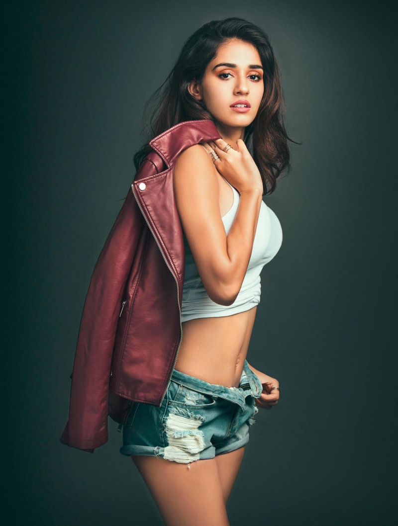 Disha Patani, jean shorts, women, brunette, Bollywood actresses, model, legs, Bollywood, long hair, Indian, 1080P, short shorts, torn jeans, actress, simple