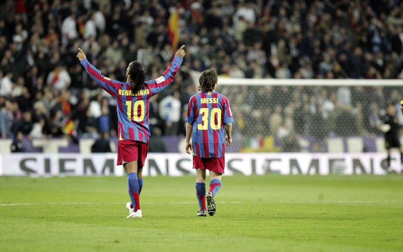 Leo Messi, achievement, match - sport, player, adult, near, stadium, arms raised, rear view, spectator, soccer pitches, full length, white, soccer, focus on foreground