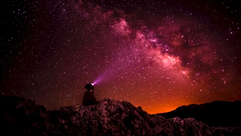 observe, night sky, stars, starry, glitter, starry night, light, 4K, man, milky way, sky