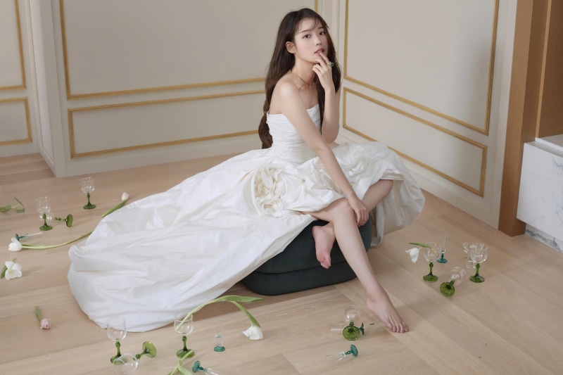IU, 4K, actress, barefoot, K-pop, korean women