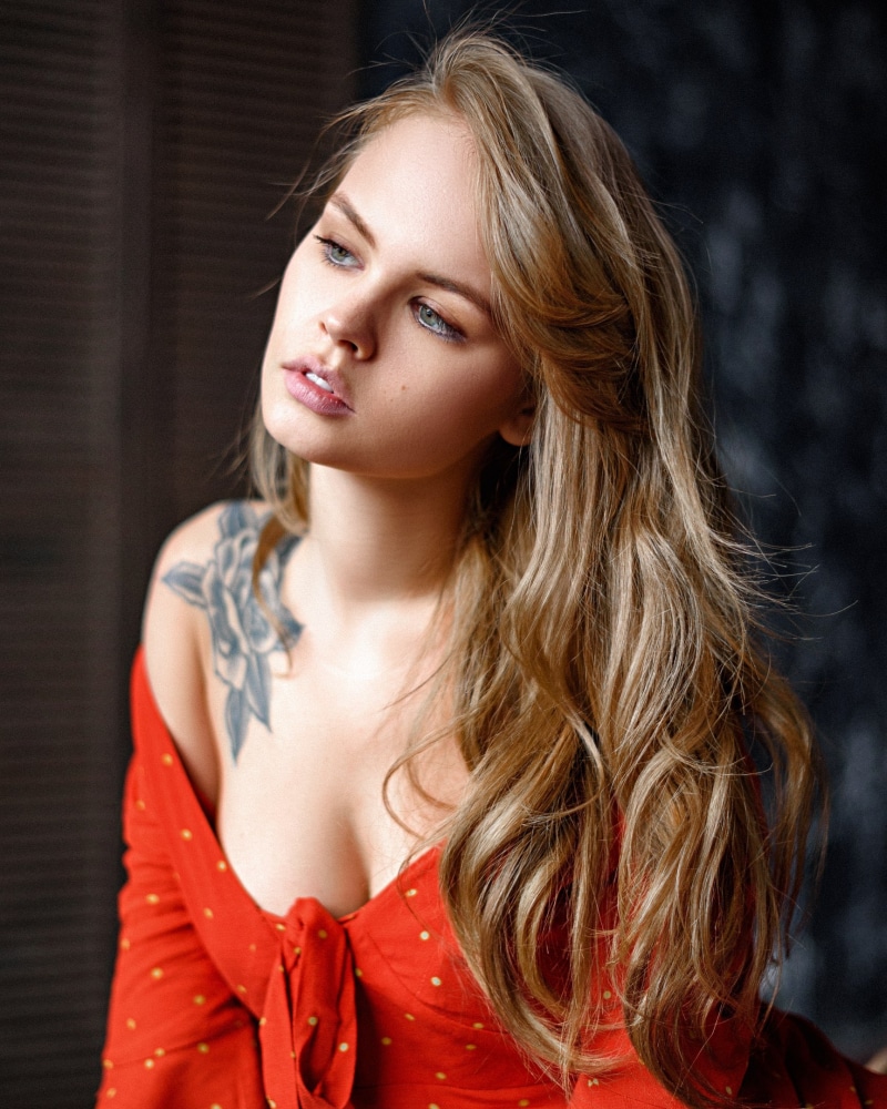 tattoo, looking, beautiful people, women, cleavage, hairstyle, indoors, fashion, young adult, luxury, human hair, one person, long hair, model, depth of field
