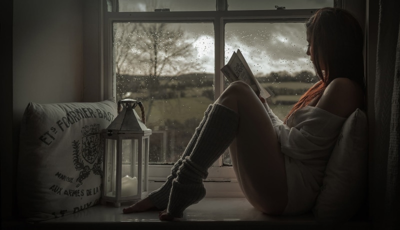 side view, indoors, books, s, top, young adult, contemplation, shoulder, casual clothing, white, 1080P, young women, brunette, women, legwarmers, full length