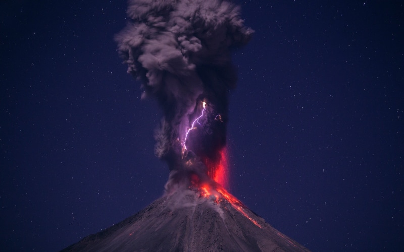 mountain peak, power, lightning, ash, beauty in nature, Hernando Rivera Cervantes, volcanic crater, smoke - Physical Structure, blue, eruptions, stars