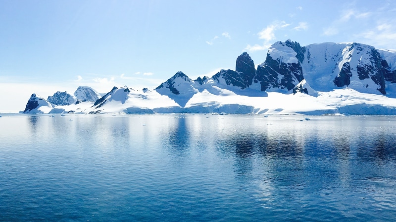 polar ice cap, ocean, nature, mountain range, tranquil scene, arctic ocean, no people, idyllic, glacier, reflection, iceberg, environment, scenics - nature