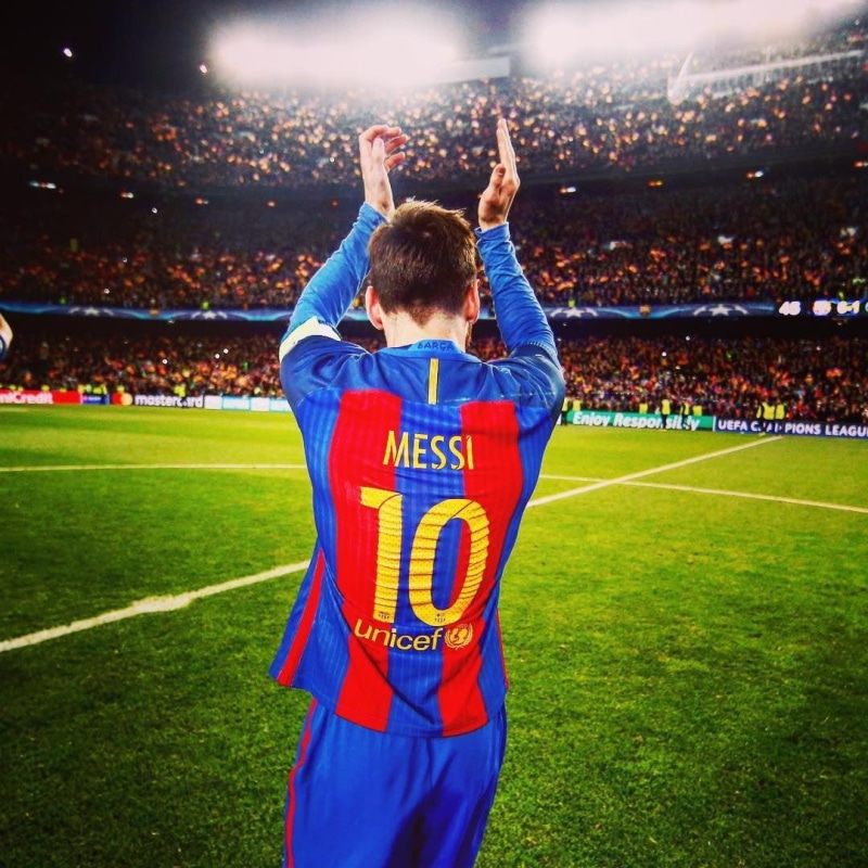 human arm, leonel, body part, Lionel Messi, soccer uniform, Camp Nou, incidental people, excitement, 480P, soccer field, messi, positive emotion, soccer clubs