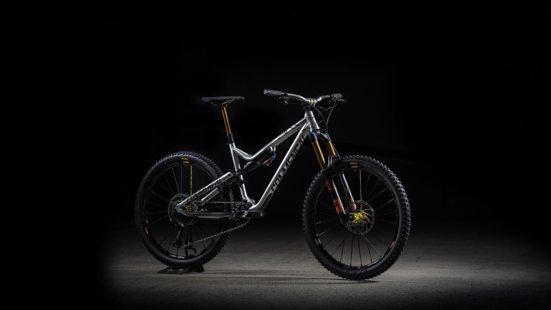 1080P, leaning, tire, black background, side view, bicycle, land vehicle, commencal, wheel, stationary, mode of transportation, dark, no people, copy space
