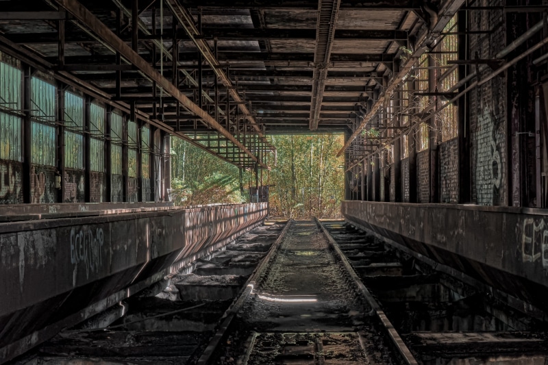indoors, stainless, day, train hall, masonry, rail transportation, old factory, break up, obsolete, old, ceiling, window, no people, ruined, run-down, architecture