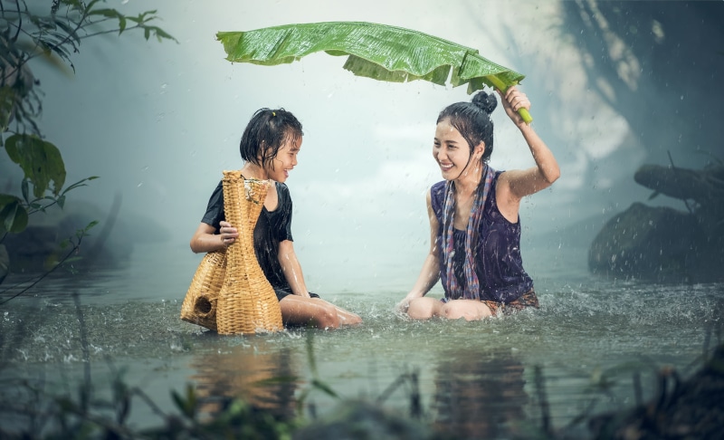 play, positive emotion, water, day, three quarter length, countryside, portrait, young, two, playing, females, thailand, two people, 4K, playful, enjoy