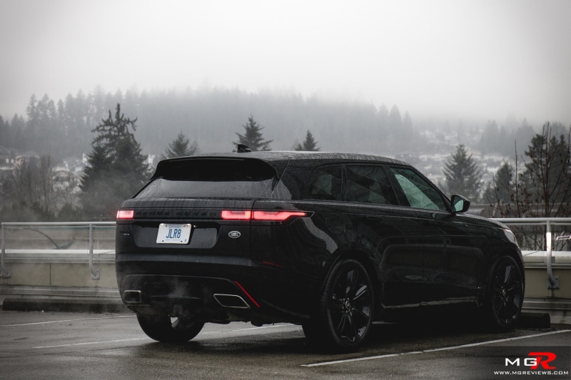 wet, rover, velar, no people, black, fog, outdoors, land vehicle, motor vehicle, mode of transportation, day, red, 720P, tree, plant, range, winter, nature