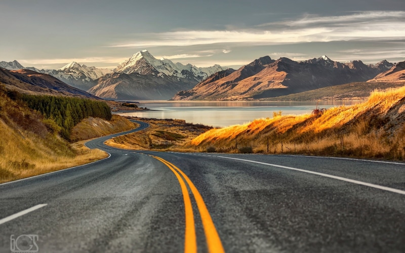 double yellow line, road, beauty in nature, paisaje, scenics - nature, nature, mountain range, cloud - sky, marking, lago, road marking, carretera, mountain