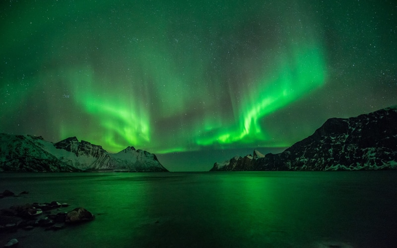 green, night, aurora, nature, 1080P, borealis, hd, mountains, northern, lake, lights, stars, reflection