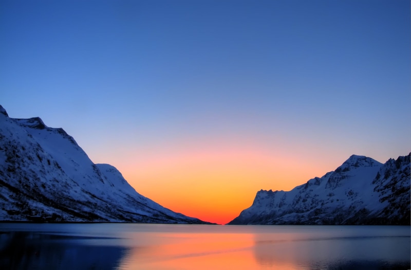outdoors, Karmic, sea, lake, ocean, beauty In Nature, mountain, Sunset, nature, 2K, Arctic, landscape, sky, water, surrounded, Koala, body of water, mountains
