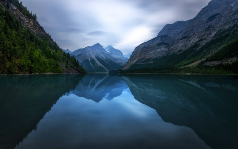 symmetry, mountain range, calm, reflection, mountain, waterfront, morning, lake, reflection lake, beauty in nature, cloud - sky, day, no people, water