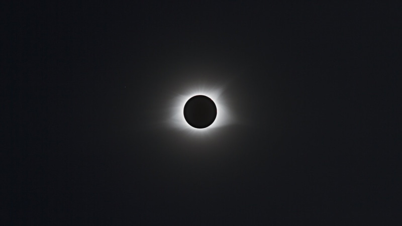 sky, moon, night, dark, luminosity, black background, beauty in nature, circle, no people, silhouette, minimalism, shape, geometric shape, digital, eclipse