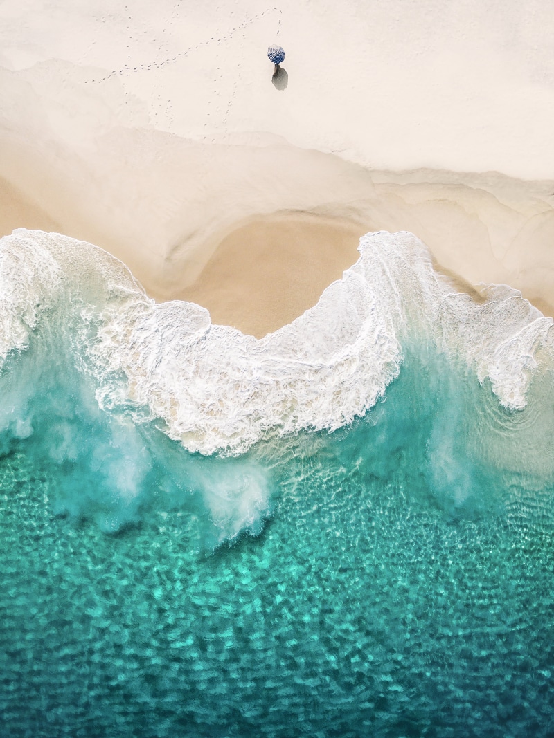 iPad, water, scenics, 5K, scenics - nature, tranquil scene, body, floating on water, wave, motion, coastline, climate, vacations, nature, umbrella, travel