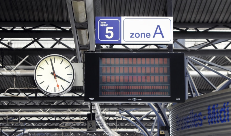 watch, information sign, no people, railroad station, communication, rail transportation, guidance, architecture, information, 4K, western script, zone