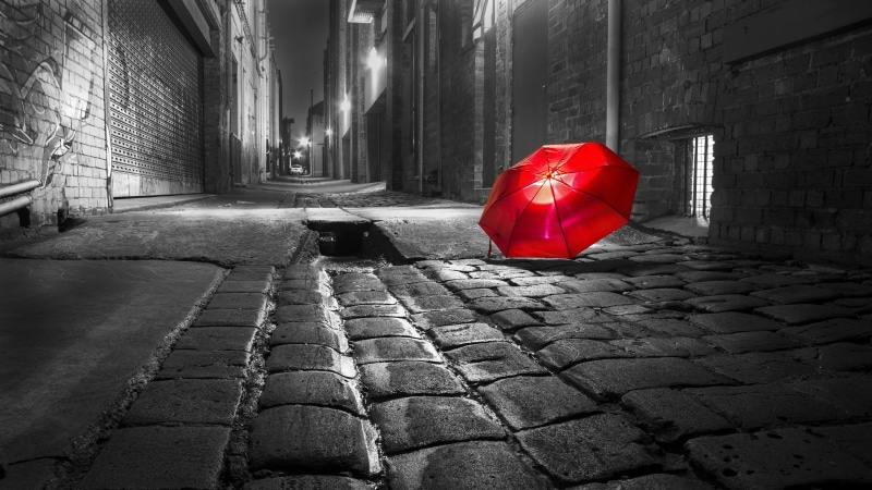 umbrella, light, street, photography, black and white, snapshot, monochrome, road, alley, photograph, wall, red, darkness, monochrome photography, 4K