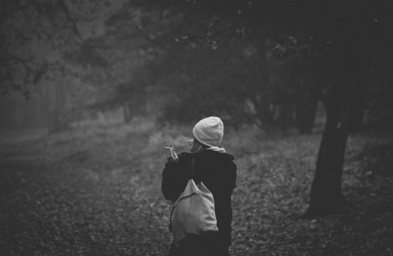 cigarette, leisure activity, clothing, nature, three quarter length, men, outdoors, casual clothing, one person, Forest, gray, tree, Girl, tote, rear view