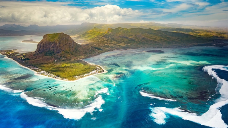 coast, paradise, near, morne, island, known, le, indian, waterfall, madagascar, ocean, brabant, white, 2K, underwater, mauritius