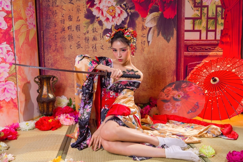 legs, kimono, tatami, 1080P, Asian, looking at viewer, on the floor, flowers, socks, women, cleavage, women indoors, photography, katana, Japanese kimono