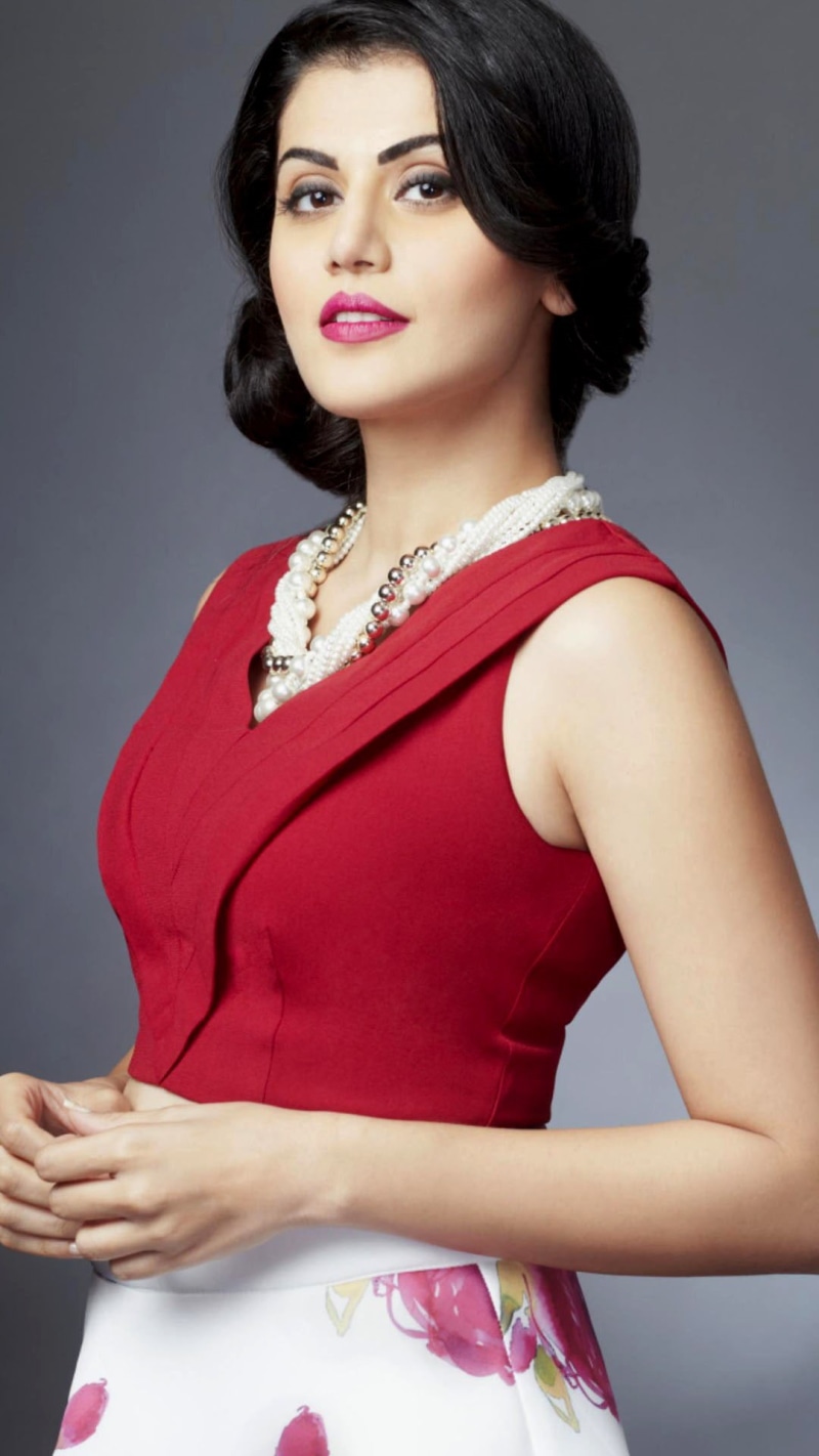 Taapsee Pannu, Female Celebrities, indoors, body part, white, beautiful woman, jewelry, dress, beauty, one person, sleeveless, fashion, women, elegance