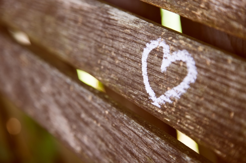 background, sign, 8K, park, white paint, pattern, heart, no people, wood grain, plank, wood, communication, graffiti, close-up, textured, wood - material