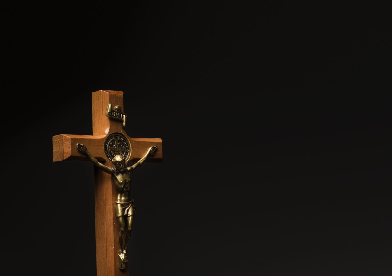 black, copy space, wall, old, catholic, religion, brown, christianity, indoors, black background, jesus, prayer, wood - material, no people, cruz, brass