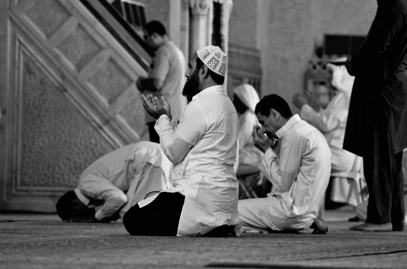street, mosque, men, 4K, full length, real people, dua, masjid, architecture, religion, masjid qubaa, city, incidental people, doa, kneeling, women, people