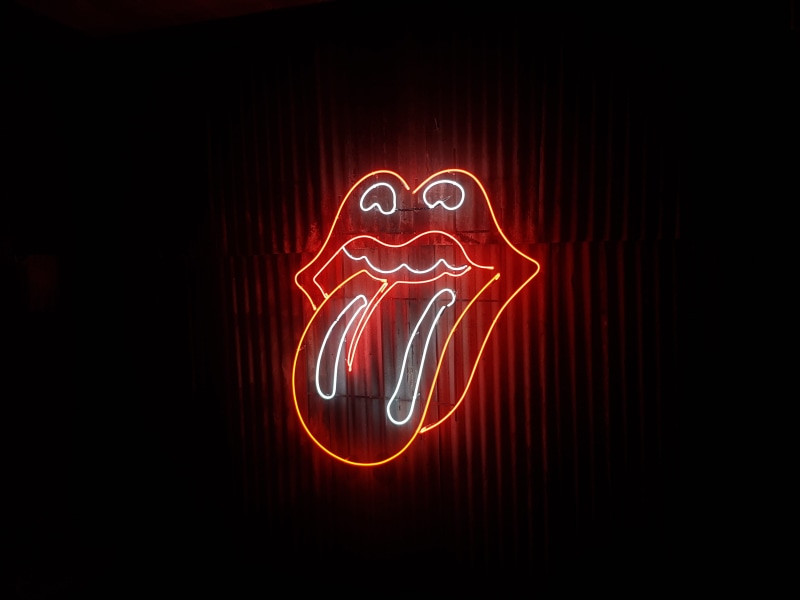 symbol, spoke, electric light, lightbulb, heart, laser, lighting equipment, glowing, light - natural phenomenon, red, light, rolling, sign, display, no people