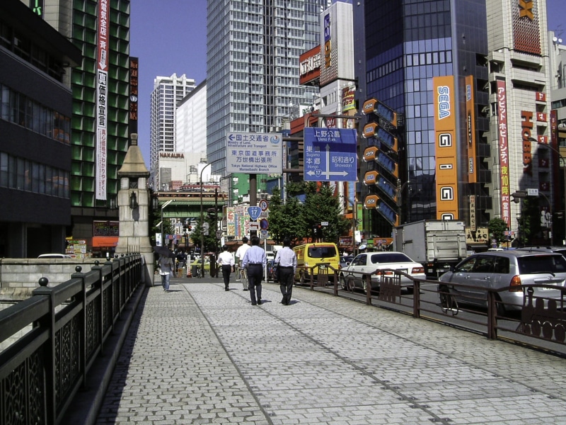 Tokyo, walking, men, skyscrapers, Bridge, modern, cityscape, real people, Manseibashi, photo, downtown District, skyscraper, city street, architecture